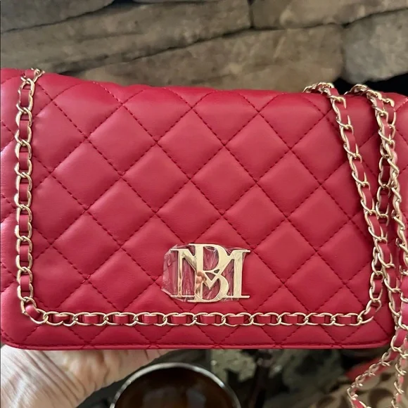 BADGLEY MISCHKA Red Quilted Chain Shoulder Bag - Picture 4 of 11